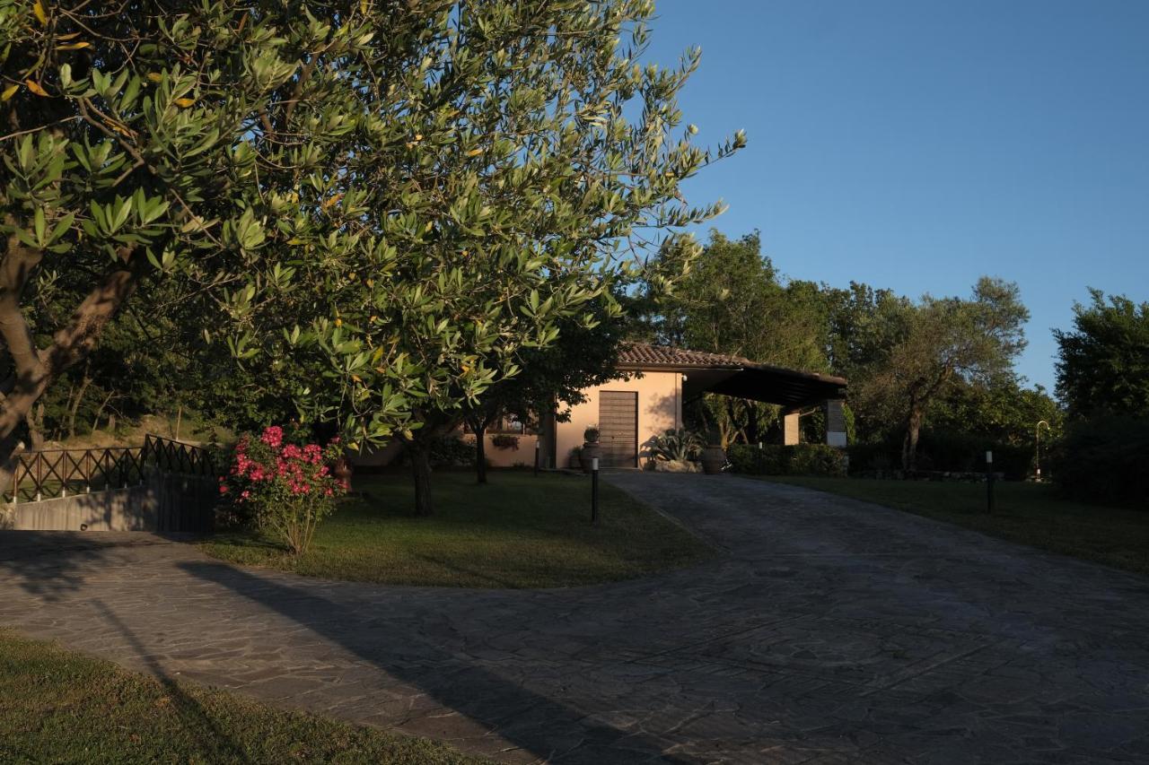 Casa Vacanze Colonnata Губио Екстериор снимка