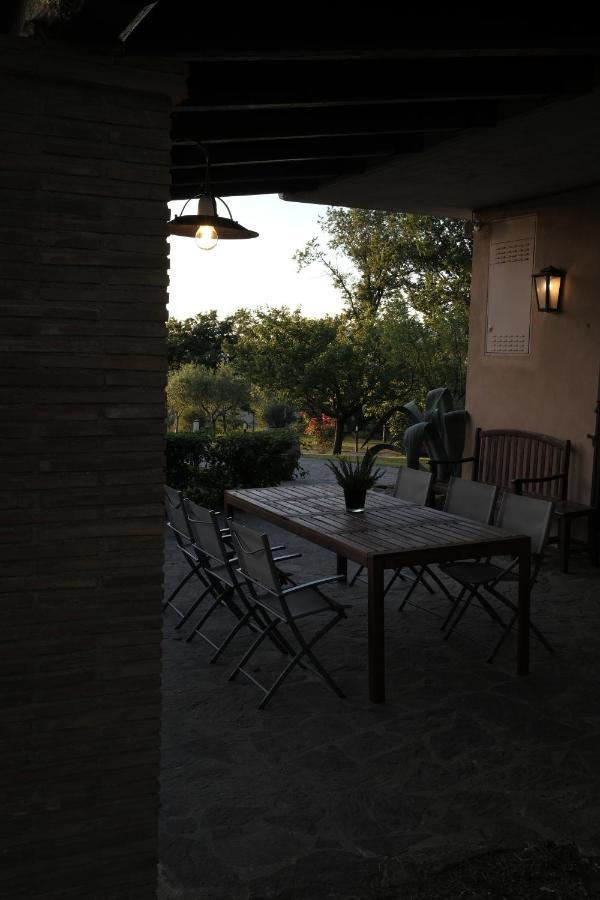 Casa Vacanze Colonnata Губио Екстериор снимка