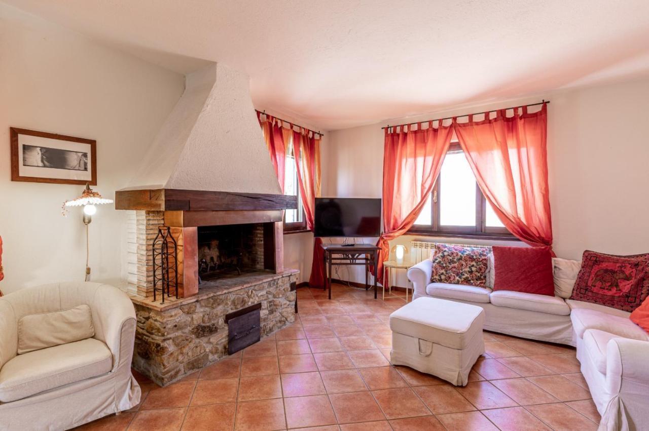 Casa Vacanze Colonnata Губио Екстериор снимка